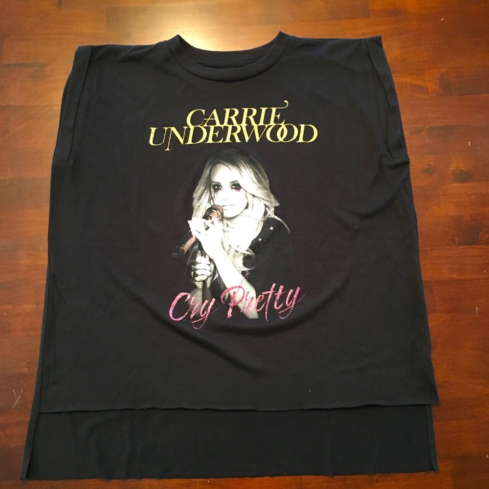 New Carrie Underwood “Cry Pretty” Concert Tee; Size Small